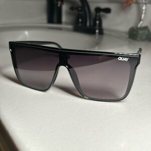 Quay “nightfall” sunglasses in black